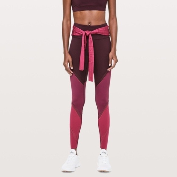 Lululemon Colour Me Ombre Tight *28"
Dark Adobe / Blush Berry / Violet Red - Picture 3 of 4